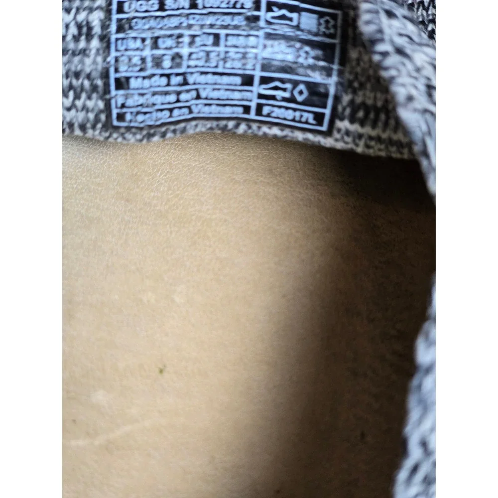 UGG‎ Sammy Chevron Knit Slip On Sneakers Grey White Marl 8.5